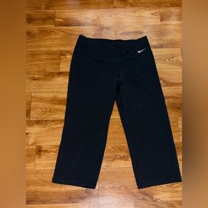 Nike cropped black workout legging pants size small dry fit dri-fit